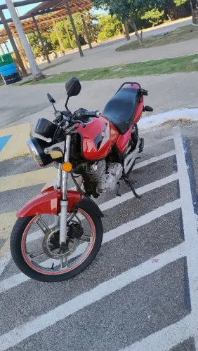 Vendo moto Suzuki 2013