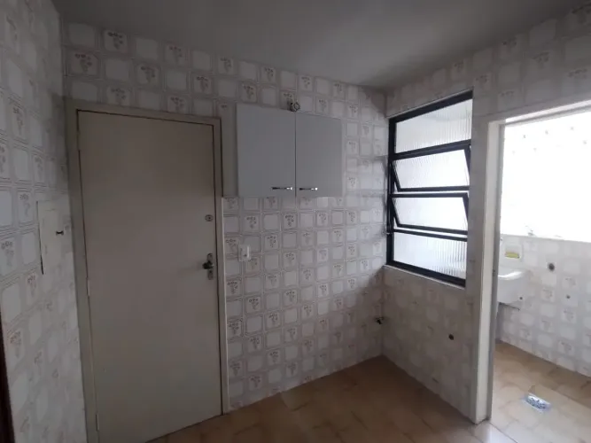 Sagrada Familia Locação ótimo Ap 2 quartos arm vaga priv coberta pd pequeno