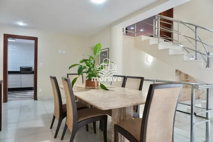 Casa com 5 quartos no Bairro Mangabeiras