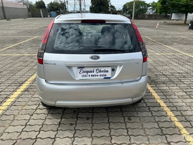 Ford Fiesta SE 1.6 8V Flex 5P 2014