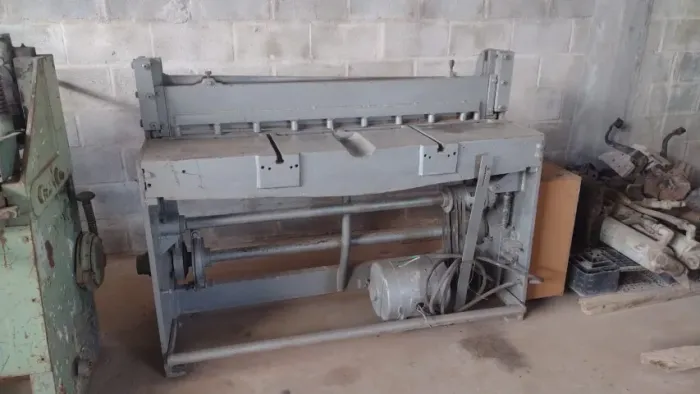 Guilhotina mecanica 3 mm x 1250 mm - revisada