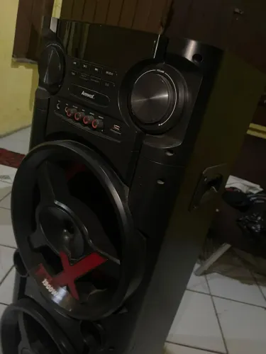Caixa de som Amvox ACA 1900 New X, de 1900 W, na versão preta