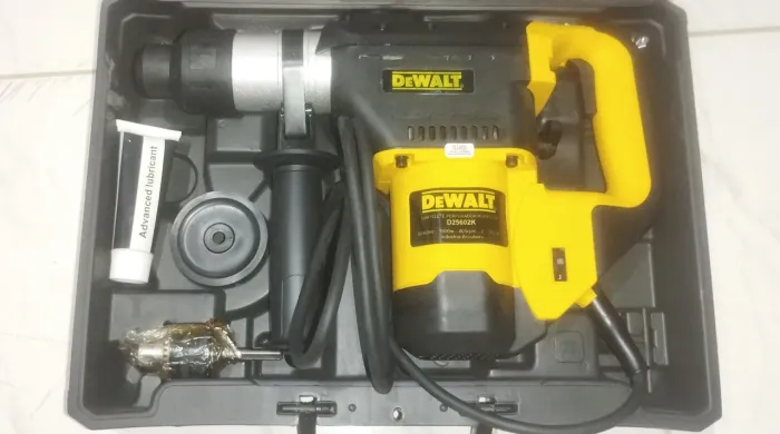 Martelete, Perfurador e Rompedor Dewalt D25602K 1600w 220v (novo)