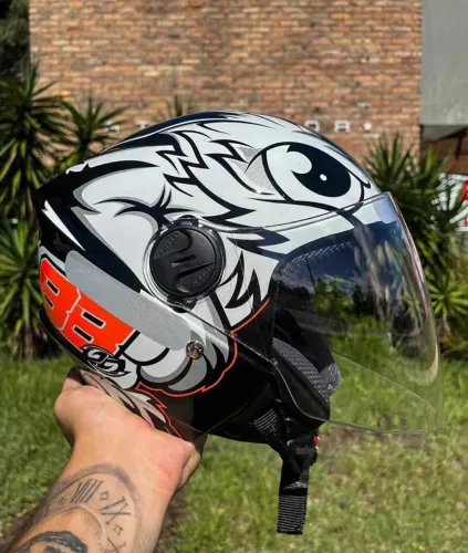 Capacete aberto na promoção 180 reias