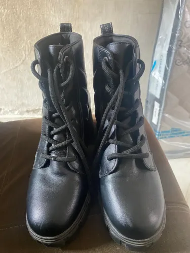Vendo bota usada apenas 1 vez