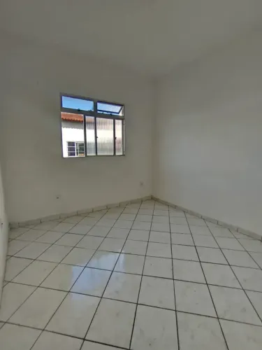 Quarto e sala disponível para locação anual Praia do Morro