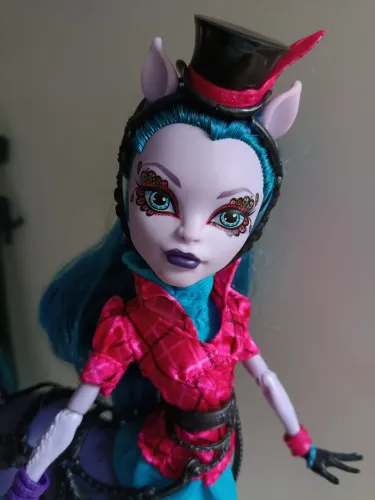 Boneca Monster high Avea trotter