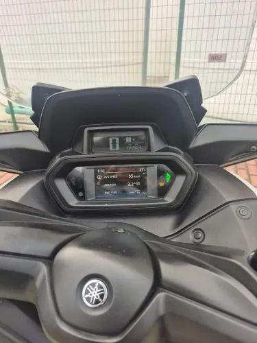 XMAX CONNECTED ESPORTE SCOOTER