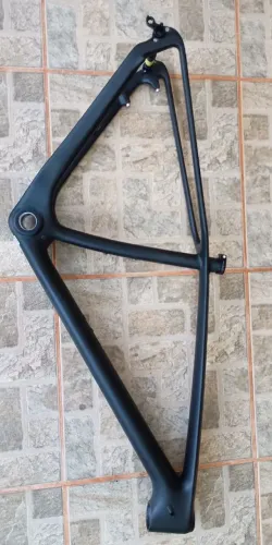 Quadro Trust Carbono tamanho 17