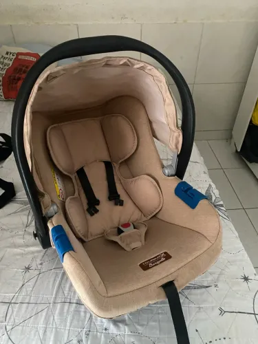 Bebê conforto borigotto