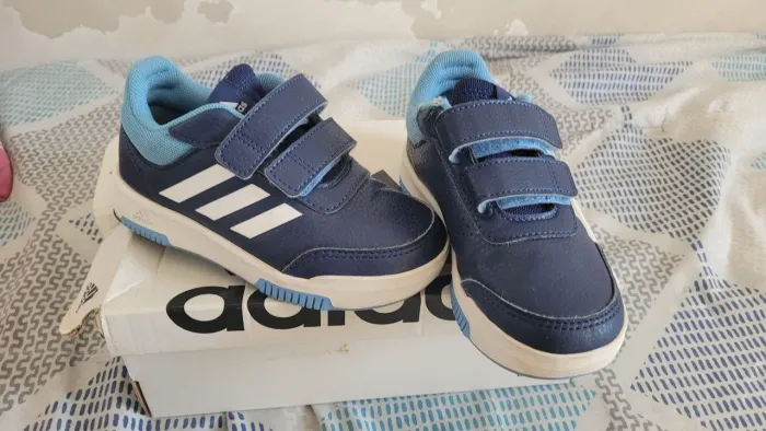Tênis adidas infantil 26