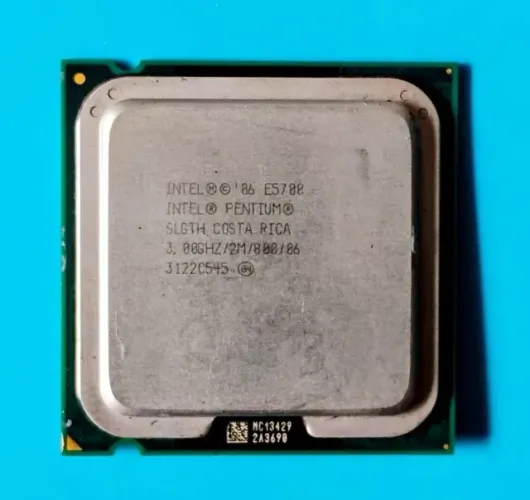 Processador Intel Pentium E5700 3.00GHz LGA775 Usado