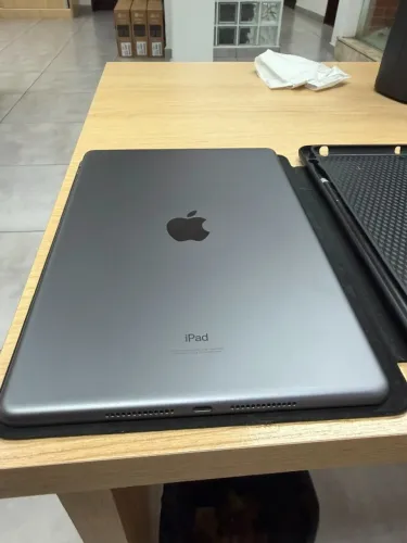 iPad 9ª Geração 64GB Completo com Caixa Sem Marcas de Uso + Capa + Caneta