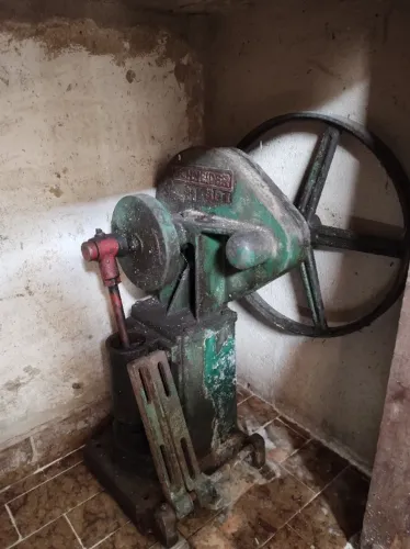 Bomba schneider antiga