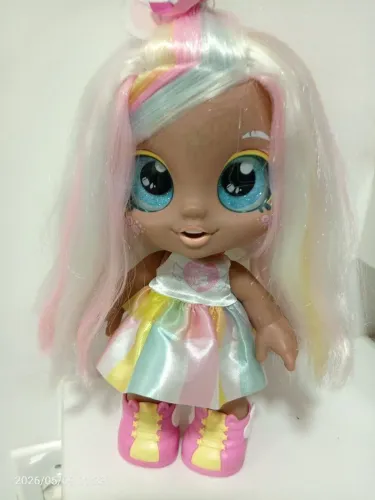Boneca linda perfeita importada 