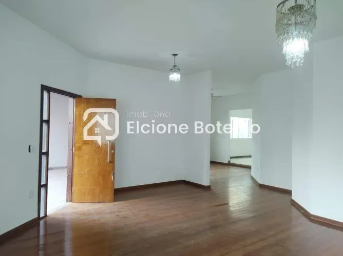 Casa para aluguel, 4 quartos, 1 suíte, 3 vagas, SANTA MONICA - Uberlândia/MG