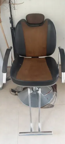 ? Cadeira de Barbeiro Profissional à Venda ?