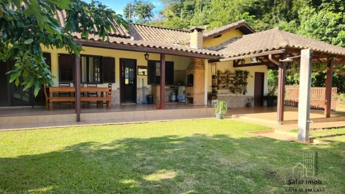 CASA 04 QUARTOS | CONDOMINIO | PENEDO RJ.