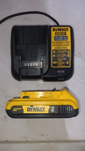 CARREGADOR DE BATERIA (DeWALT®) DCB107 12v/20v lithiun íon (COM BATERIA)