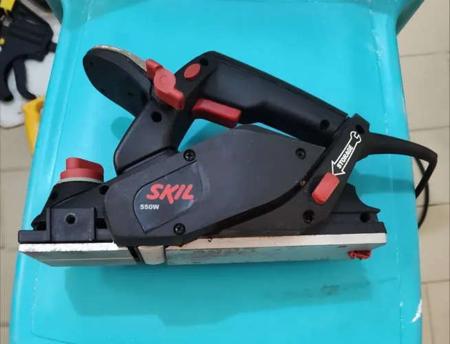 Plaina Skill 550w semi nova. Para vender logo!