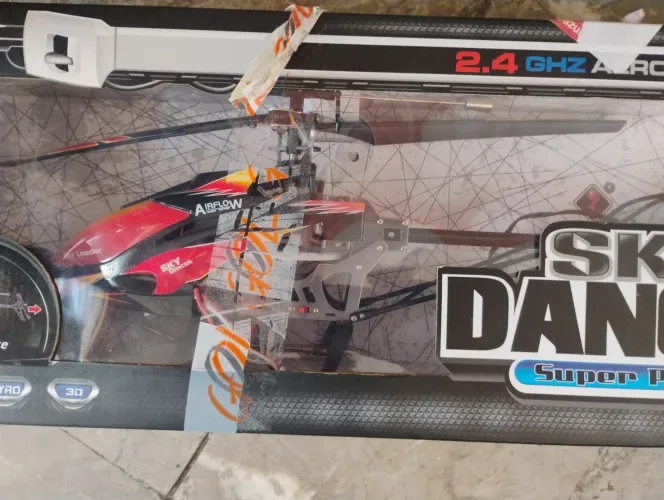 Helicóptero com controle remoto 