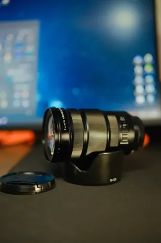 Lente Fujifilm XF 18-120mm F4 LM PZ WR