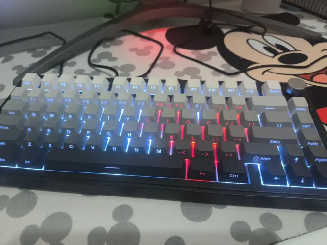 Attack shark x11 teclado magnético top de linha vem com tudo certinho.