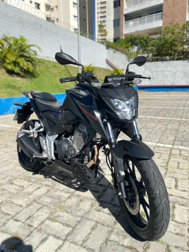 HONDA CB300 TWISTER