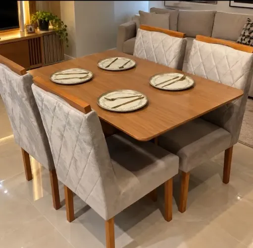 Mesa de Jantar Com 4 Cadeiras (Produto Novo)