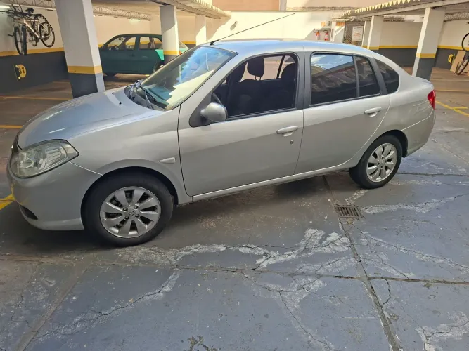Renault Symbol Expression Hi-flex 1.6 8V 4P 2011