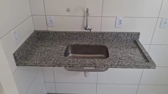 Vendo Pia de Mármore + Divisória + Pia de Lavanderia
