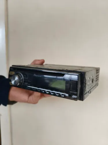 Rádio Pioneer em excelente estado