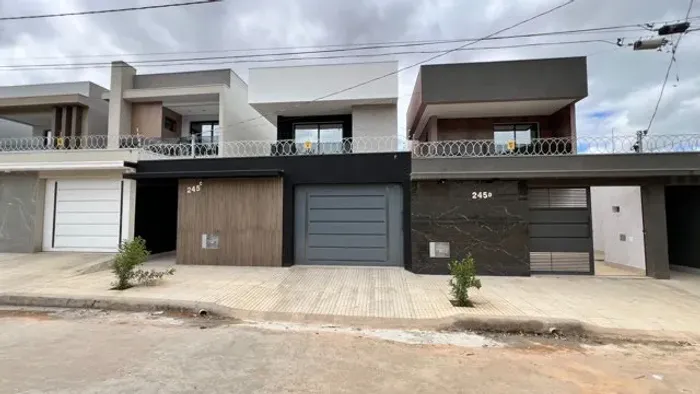 VENDA - Casa alto padrão com 3 suítes, piscina e área gourmet - Ibituruna