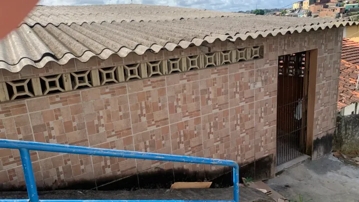 Vende-se casa no ibura ur-10. Preço negociável