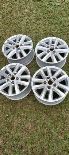 Roda Amarok R16 de liga
