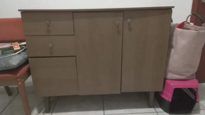 Armário Gabinete com 3 portas e 2 gavetas