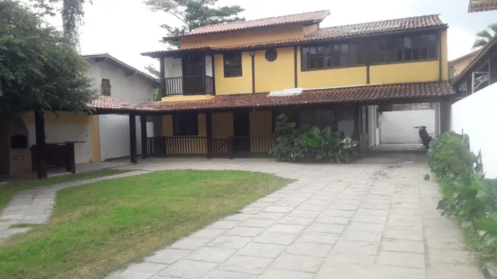 Casa Itaipu 3 quartos 2 vagas terreno 15x30 Região Oceânica Niterói 