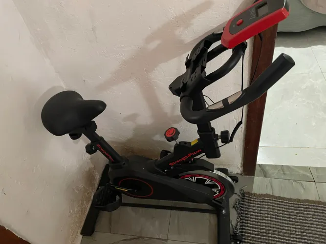 Bicicleta Spinning Ergométrica Para Exercícios Com Monitor Profissiona