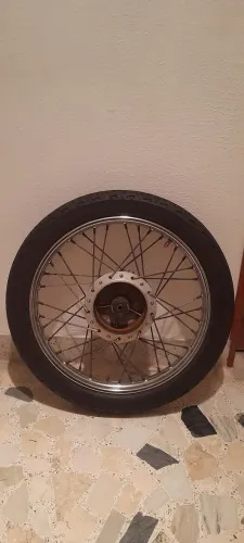 Pneu com roda para moto Titan 160