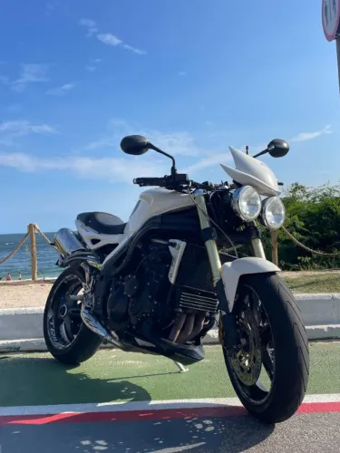 Triump speed triple 1050 2009