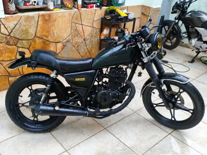INTRUDER 125 CUSTOMIZADA