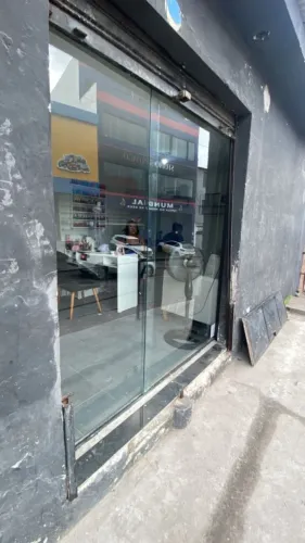 Vendo porta de vidro valor 1.500