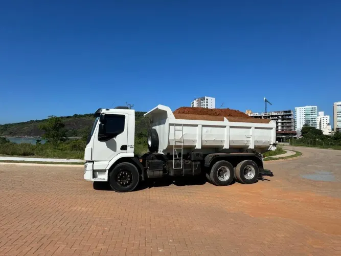 Vendo caçamba truck