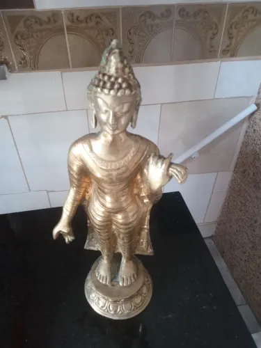 Escultura de Buda em bronze