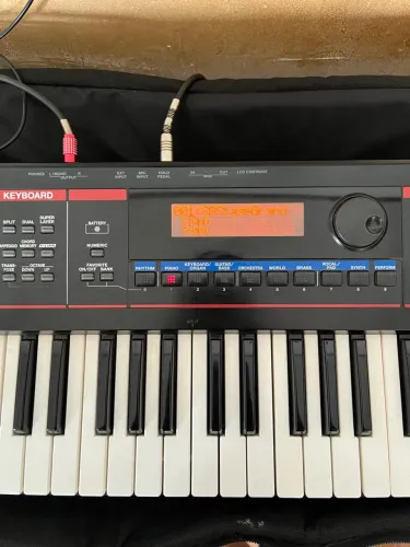 Teclado Musical Roland Juno-DI