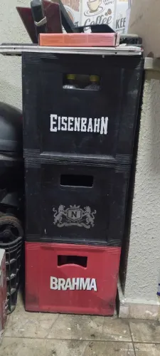 Caixa de cerveja vazia