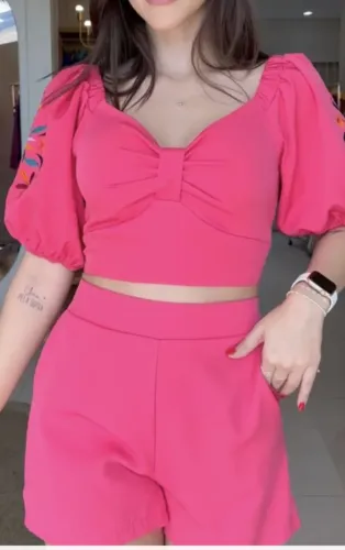 Conjunto bordado rosa semi novo
