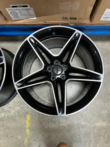 Jogo De Rodas Ferrari Preto Diamantado 5x114 - 20x9,5 e 20x11,5