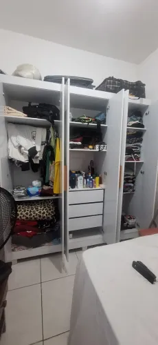 Guarda roupa 6 portas