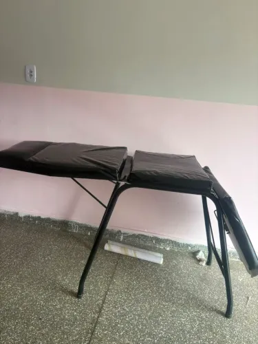 Vendo uma maca estética fica de várias posições